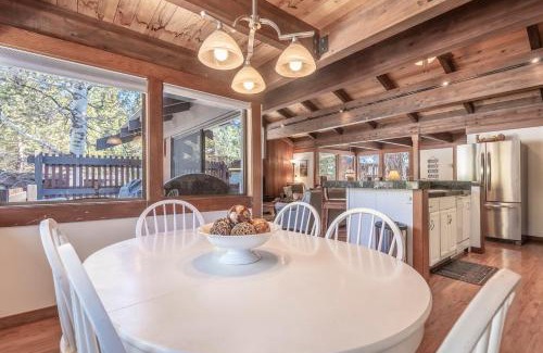 Tahoe Tavern Casa | Centrally Located Tahoe Taverns Condo, Close to Tahoe City & Skiing at Alpine and OV!