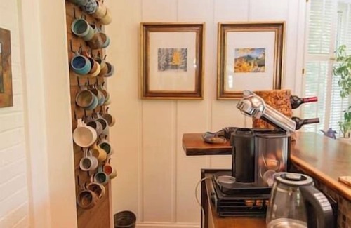 Indianapolis Casa | Centrally Located Home in Nora