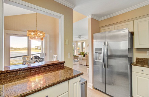 Marsh Island Casa | Centrally located to local attractions, close to beach access & marsh views