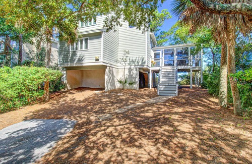 Marsh Island Casa | Centrally located to local attractions, close to beach access & marsh views