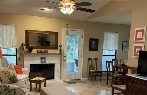 Golden Glades - The Woods Casa | Centrally located to beach, Town Center and Mayo.