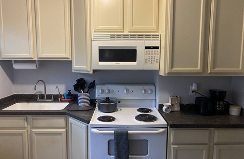 St. Nicholas Apartamento | Centrally located historic St.Nicholas charming duplex with fire pit and gazebo