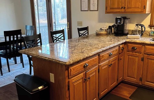 Massanutten Cabaña | Centrally located retreat in Massanutten Resort. Hot tub and game room!