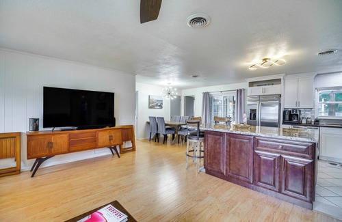 Merritt Island Cabaña | Centrally Located Merritt Island Home: Pool, Porch