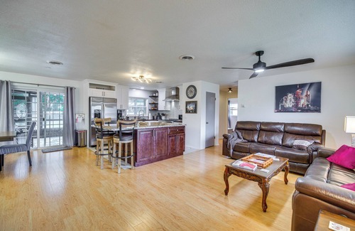 Merritt Island Cabaña | Centrally Located Merritt Island Home: Pool, Porch