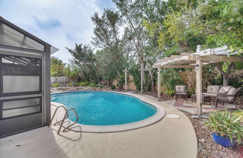 Merritt Island Cabaña | Centrally Located Merritt Island Home: Pool, Porch