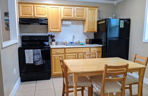 South Daytona Casa | Centrally Located South Daytona Bungalow - 5 minutes to the beach! ENTIRE HOME