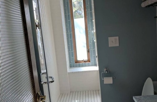 Lincoln Park Casa | Centrally Located Victorian Home Near Downtown