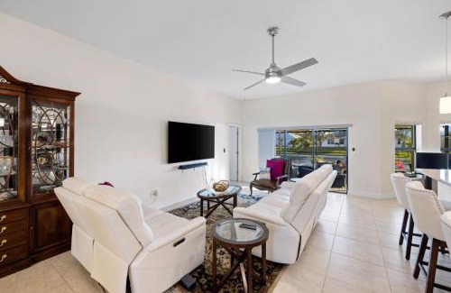 Pelican Casa | Centrally Located - Waterfront Pool Home Convenient Location