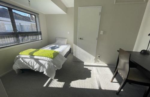 Pokeno Casa | Centre and Convenience Vacant Home
