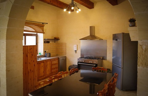 Kercem Apartamento | Centre Island Holiday Home