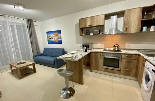 Msida Apartamento | Centric and Modern Penthouse Close to Amenities