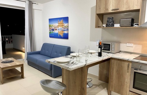 Msida Apartamento | Centric and Modern Penthouse Close to Amenities