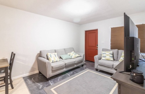 Park East Casa | Centric Apt 2BR/1 BA ֎-Ideal for Long Stays