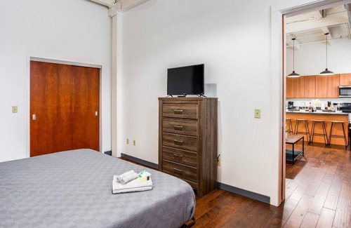 Rochester Apartamento | Centric NY Style Loft w/King bed