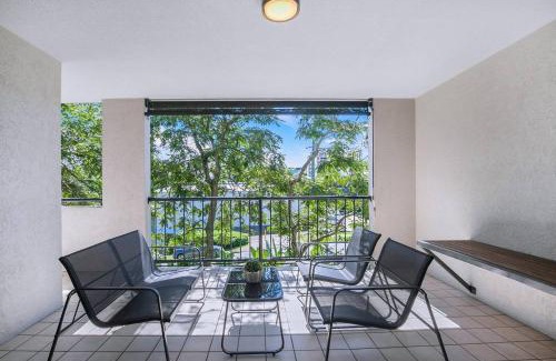 Toowong Apartamento | Centro at Toowong - Modern Spacious Living with Pool