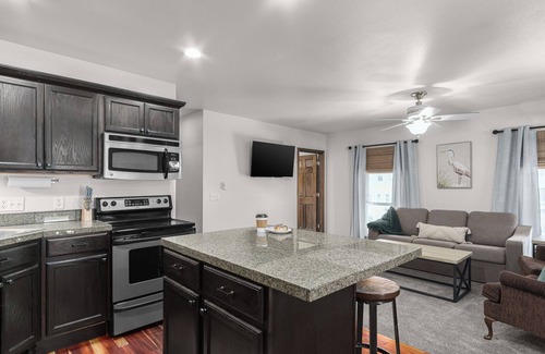 Kewaskum Apartamento | Century Cafe Flat