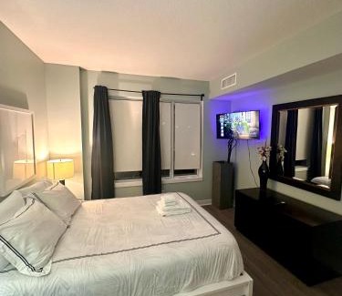 Southwest Edmonton Apartamento | Century Park Condo Oasis