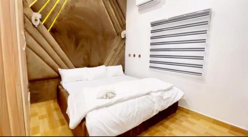 Warri Apartamento | CEO HOMES AND APARTMENT