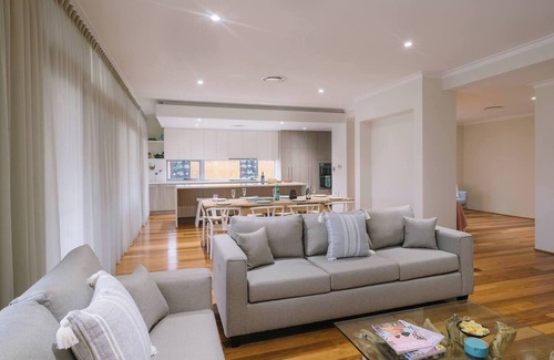 Dunsborough Casa | Ceol Na Mara Luxury Pool Escape with Golf Views