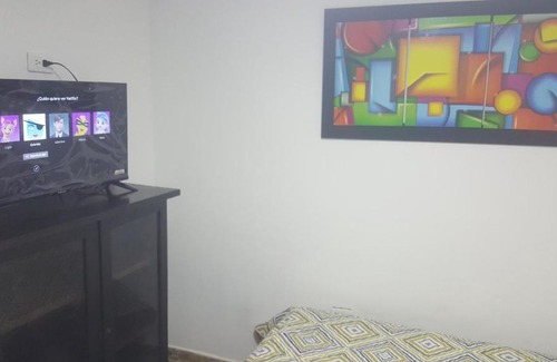 Puente Aranda Apartamento | cerca club militar Corferias, embajada americana 501