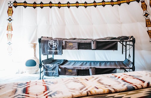 Ferguson Alquiler De RV | Ceremonial Tipi