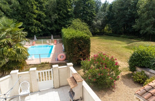 Migron Casa | Cerisier - sleeps 5 - Pool, Summer House, Games Barn playhouse - classified 4*