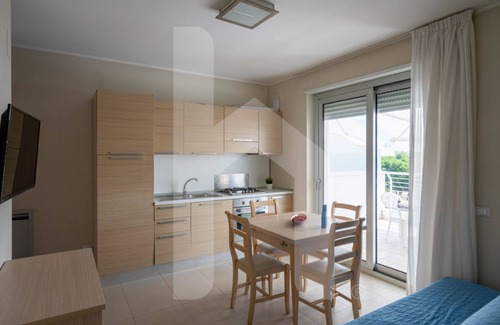 Foggetta Apartamento | Cerrano Park B07 - Ponente - Apartment with garden and terrace with seaview