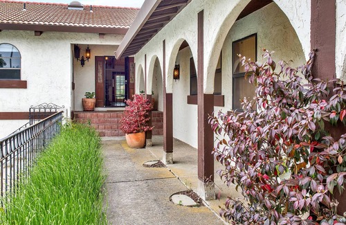 Petaluma Casa | Hacienda Hacienda Cerro Pampa * Amplia casa de rancho con piscina