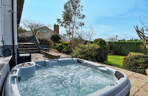 Dyserth Casa | Cesail Y Mynydd by Interhome