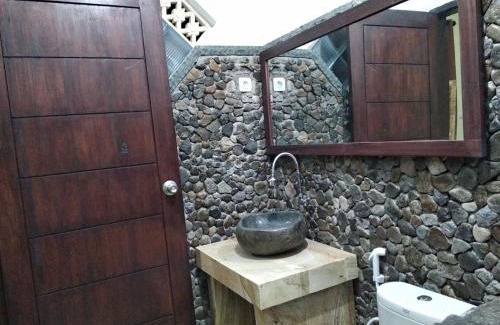 Kuta Cama Y Desayuno | Cewin's Homestay