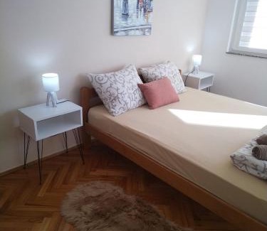 Arandelovac Apartamento | Cezar