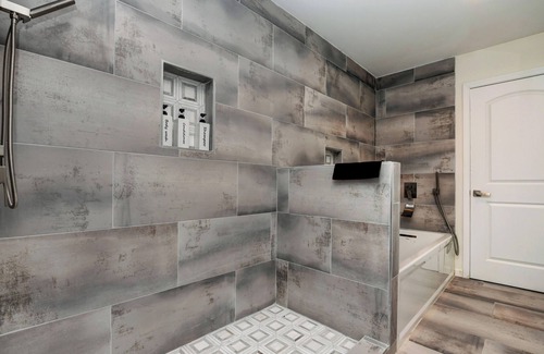 Columbus Casa | CG Suites Entire home in Columbus, Ohio 16+ guests5 bedrooms9 beds5 baths
