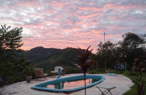 Vitor Hugo Casa | CHÁCARA DOMINGOS MARTINS - SANTO GRAAL - Montanhas, Corredeiras, Piscina, Natureza e Paz