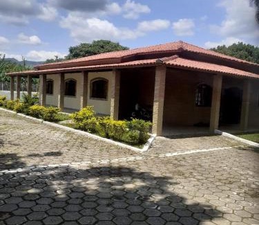 Roseira Casa | CHÁCARA PARA ROMEIROS- próximo ao santuário de nossa senhora