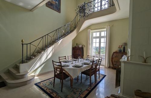Oudon Cama Y Desayuno | Château Haute Roche