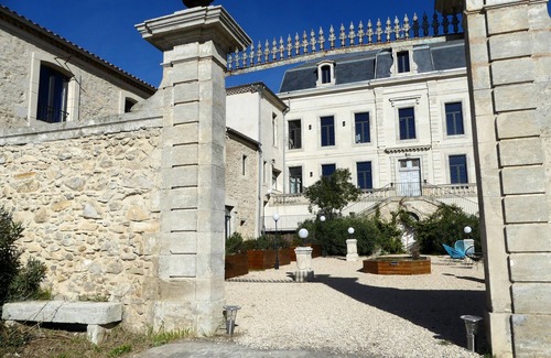 Vendres Apartamento | Château La Vidalle - Gite Caroual - Vue sur la Piscine et les Chevaux