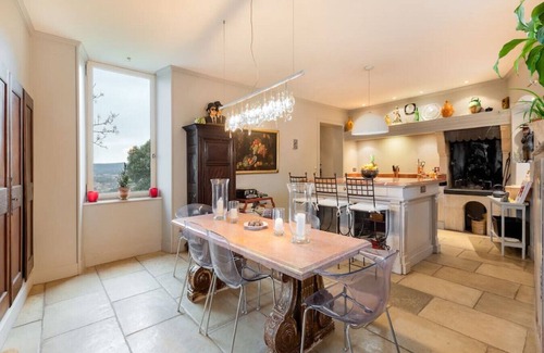 Saint-Siffret Casa | Château les deux Lions located in the heart of a historic village near Uzes