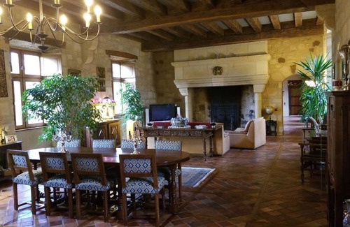 Ayen Otro | Château Manoir