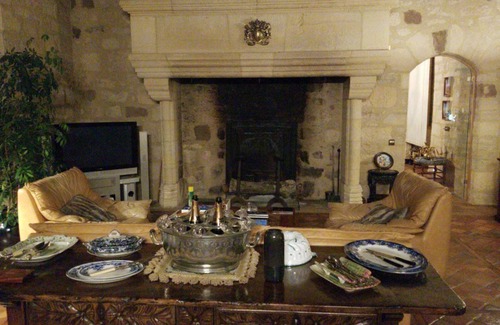 Ayen Otro | Château Manoir