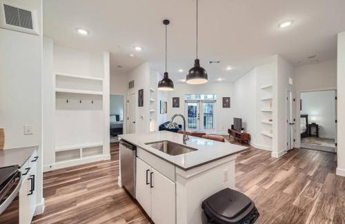 East Cesar Chavez Apartamento | Château on Lady Bird Lake - Pool View , DT Austin