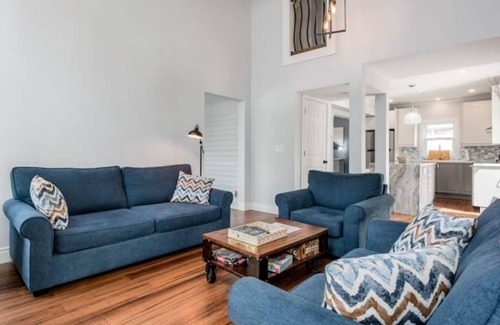 St. Davids Casa | Château Ravine, backing onto a beautiful tree-filled ravine
