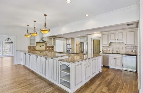 Acworth Casa | Château Resort on Lake w/Saltwater Pool + HotTub
