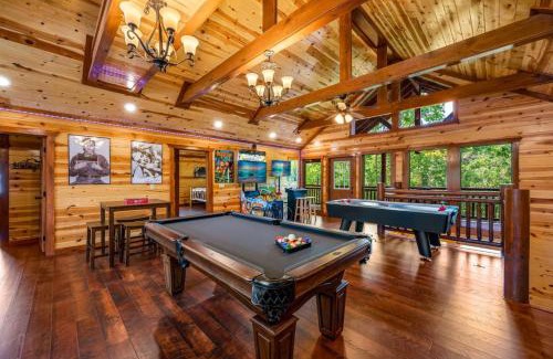 Caton Casa | Cha Chas Castle 8BR Sleeps 30 w Pool Jacuzzi