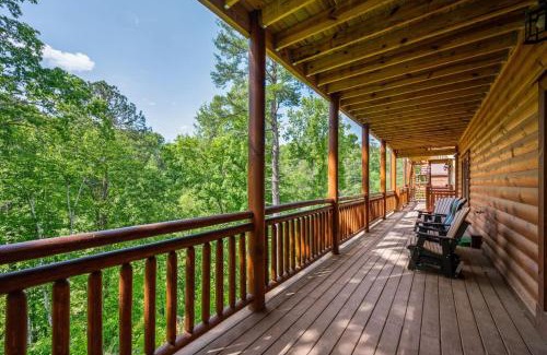 Caton Casa | Cha Chas Castle 8BR Sleeps 30 w Pool Jacuzzi