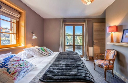 Beranger Chalet De Esquí | Chalet Stable - Six Bedroom Chalet, Sleeps 12
