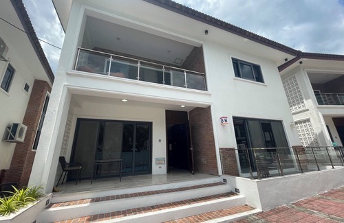 Clark Condominio | Charming 4-bedroom condo with AC in Clark Special Economic Zone