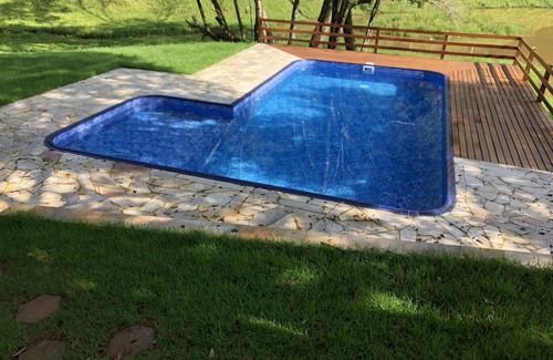 Sao Roque Casa | chacara para fines de semana y temporada, lagos, cascada, con acceso asfaltado