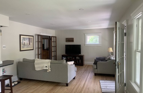 Chagrin Falls Casa | CHAGRIN FALLS rental - 5 min walk to town. 3 bedrooms & 1 bath.