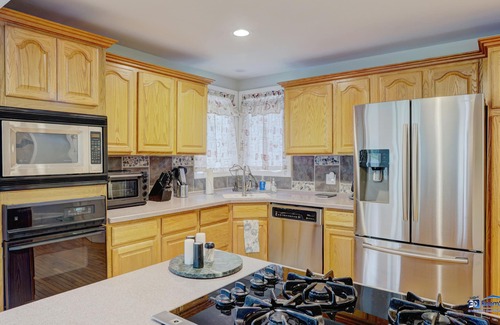 Ingleside Casa | Chain O' Lakes life...serene bay w/ private beach access. Kayaks & Boats welcome